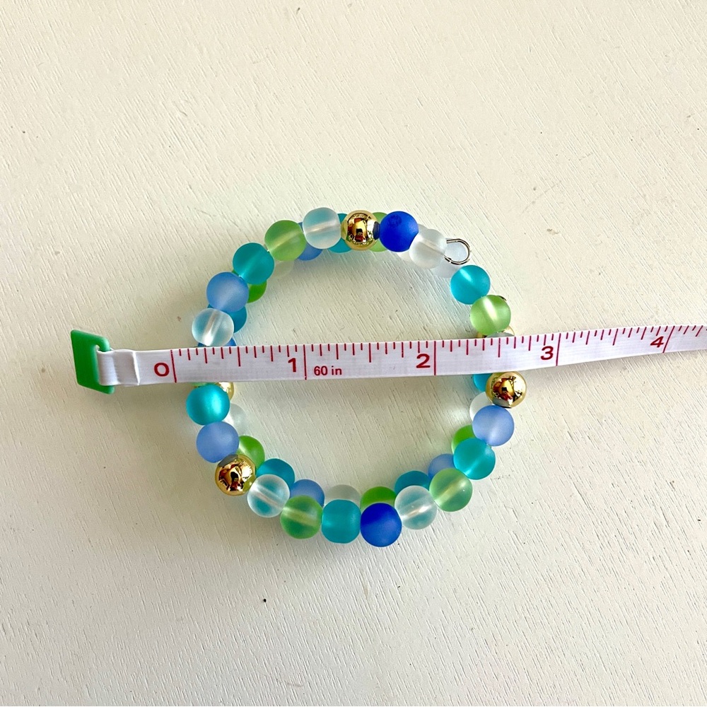 NWOT Memory Wire 18k Gold Plated and Seaglass Beaded Bracelet - Picture 6 of 6